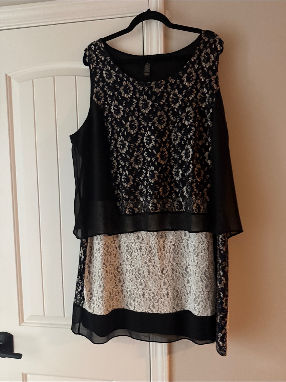 Sleeveless Black & Cream Lace Women’s Dress